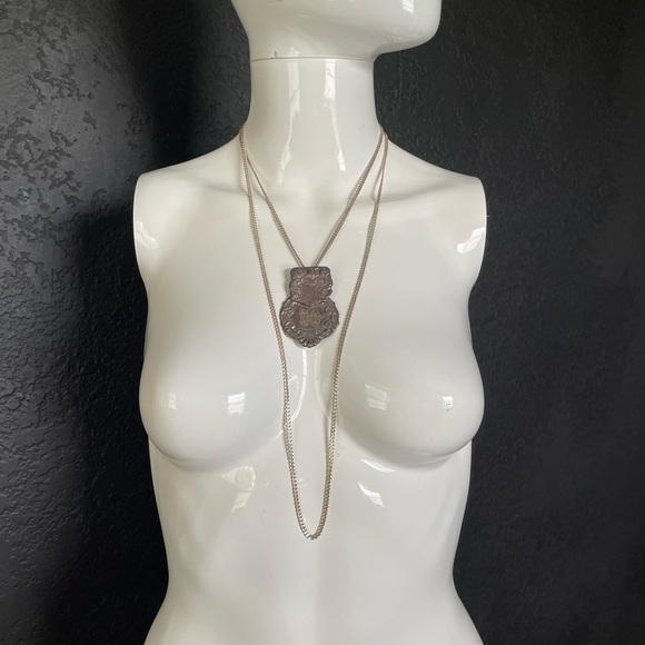 Vintage sterling Silver Knight Medallion necklace luggage Tag - Picture 5 of 16